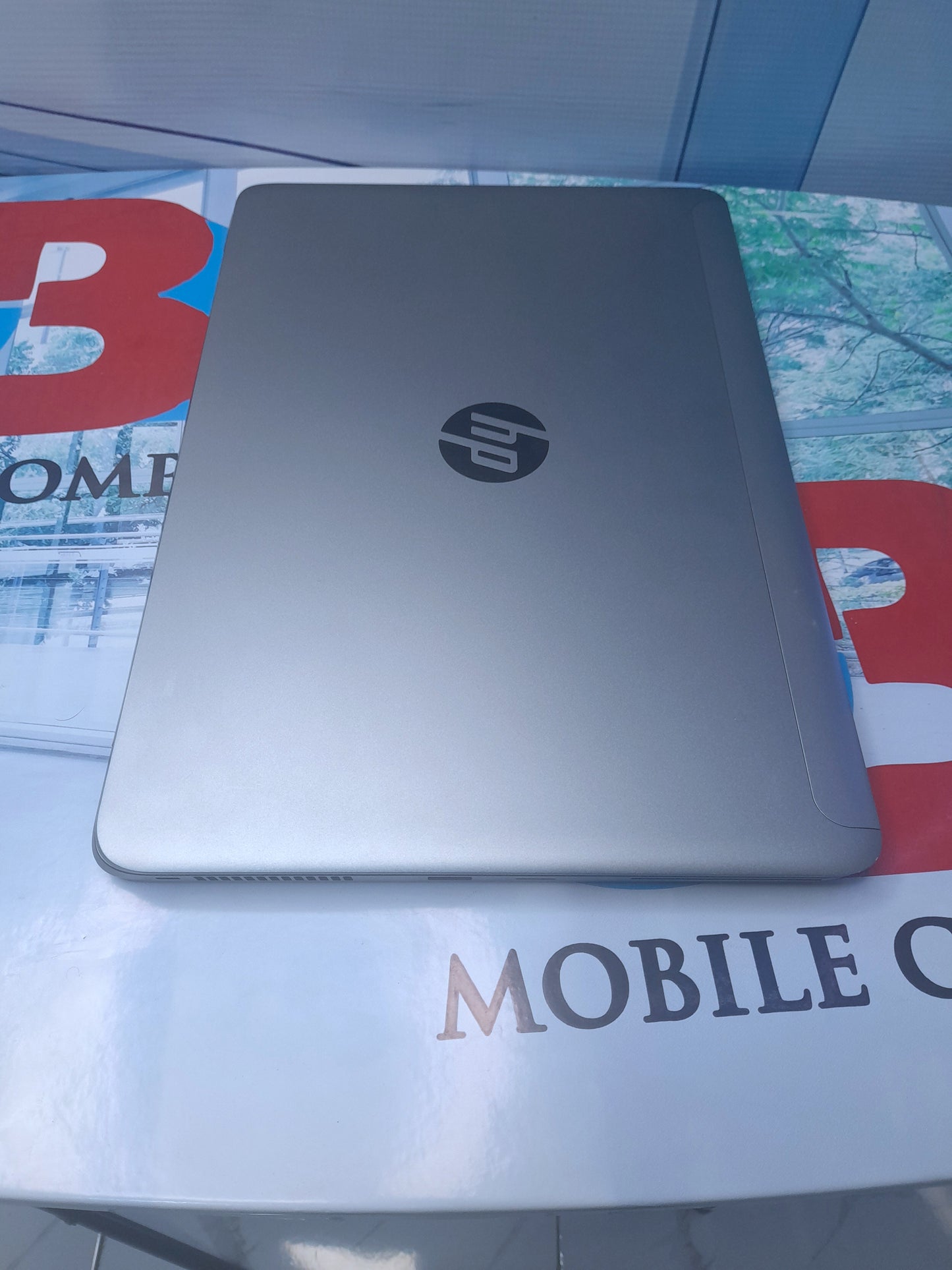 HP Folio 1040 G2 - 5th Gen. Intel Core i5 - 256GB SSD - 4GB RAM - 4GB Total Graphics - Keypad Light