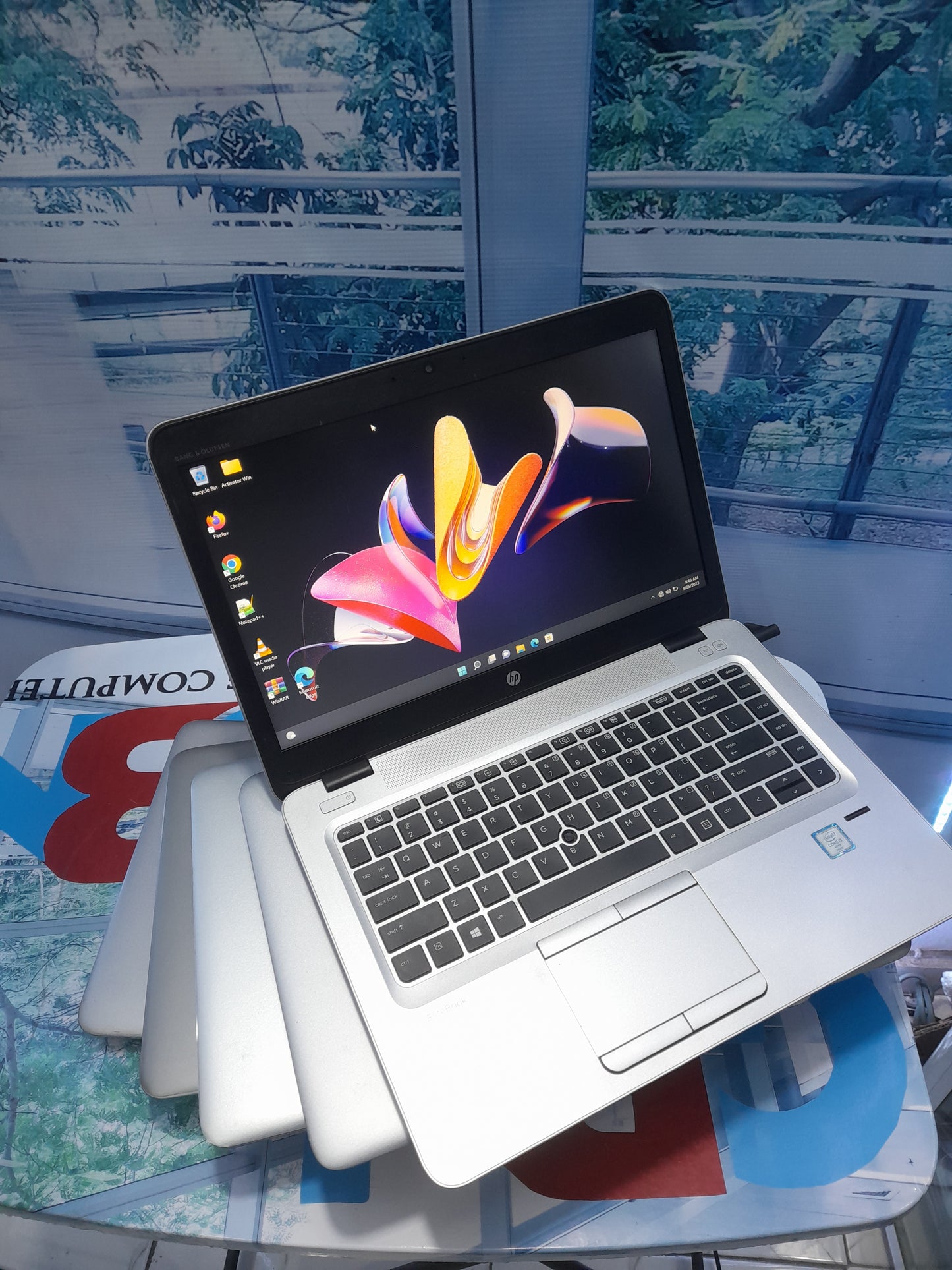 HP EliteBook 840 G3 β 6th Generation Intel Core i5-256GB SSD β 8GB RAM