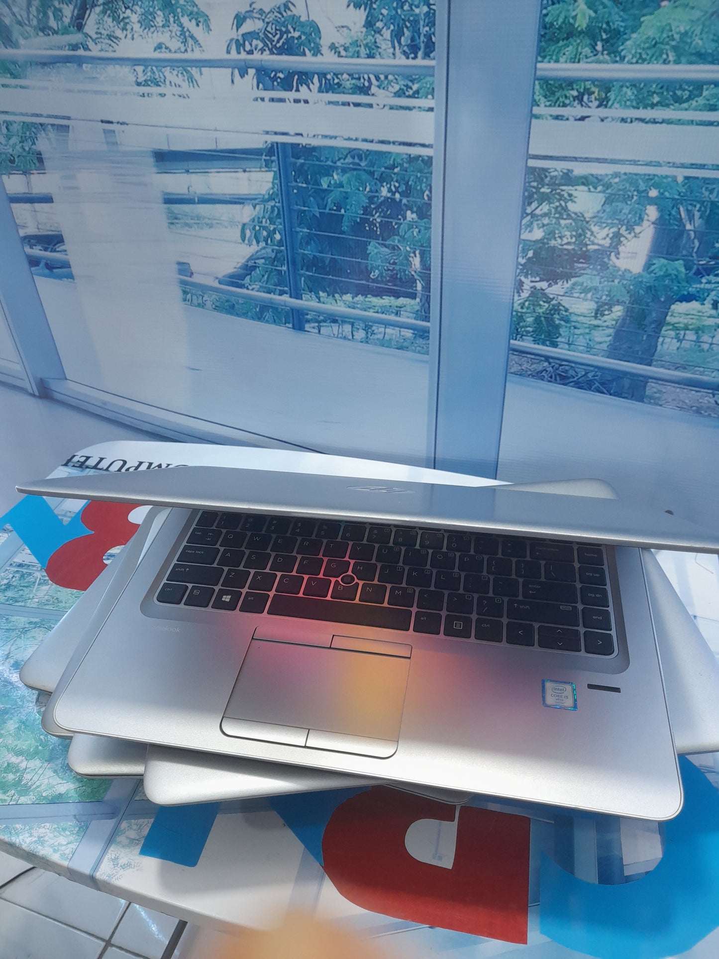 HP EliteBook 840 G3 β 6th Generation Intel Core i5-256GB SSD β 8GB RAM