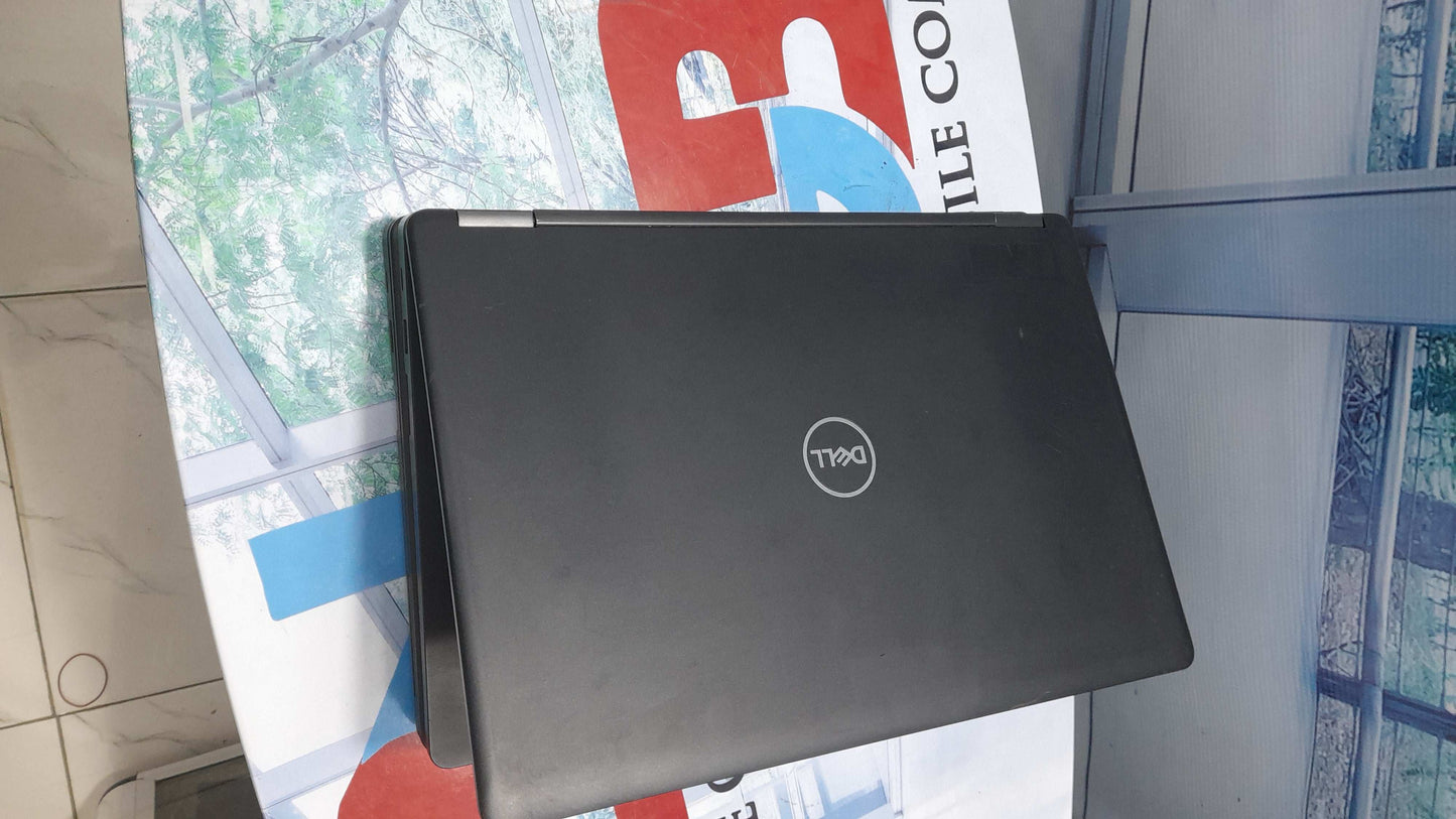 Dell Latitude 5490 - 8th Gen. Intel Core i5 - 256GB SDD - 8GB RAM - 4GB Total Graphics- HDMI - Keyboard Light