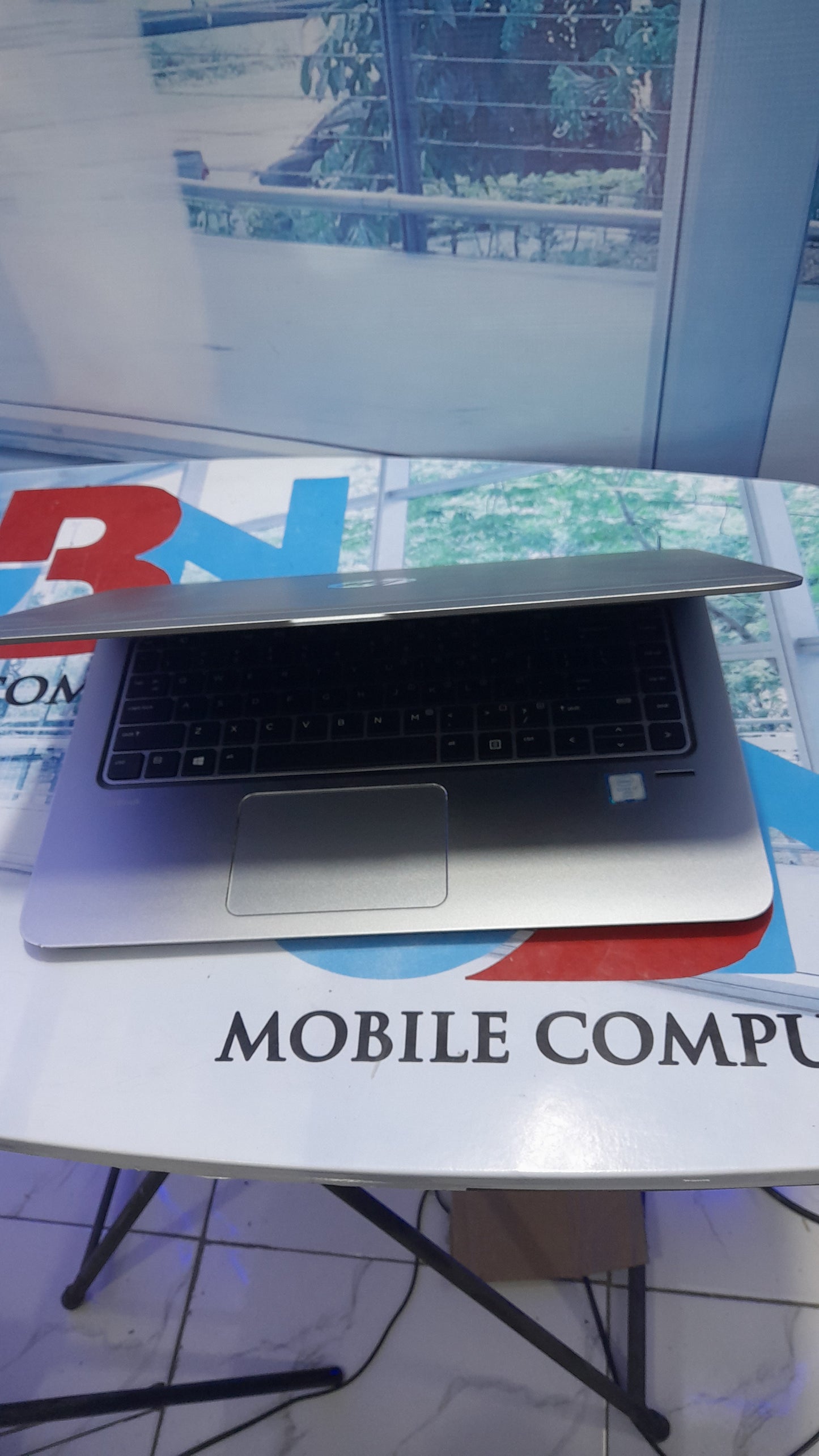 HP EliteBook Folio 1040 G3 β 6th Gen. Intel Core i7 β 256GB SSD β 8GB RAM β 4GB Total Graphics β Keypad Light