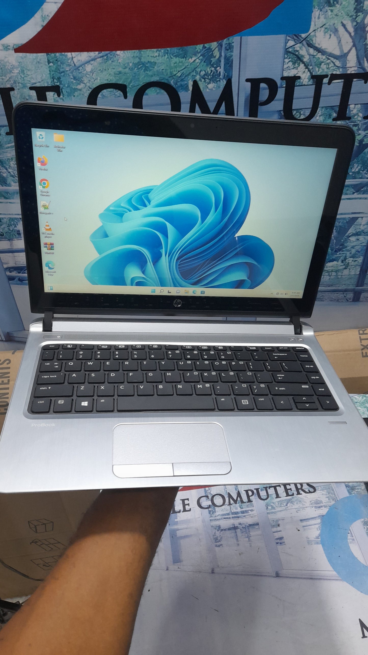 HP ProBook 430 G3 - 6th Gen. Intel Core i5 - 500GB HHD - 8GB RAM - HDMI 4G Total graphic