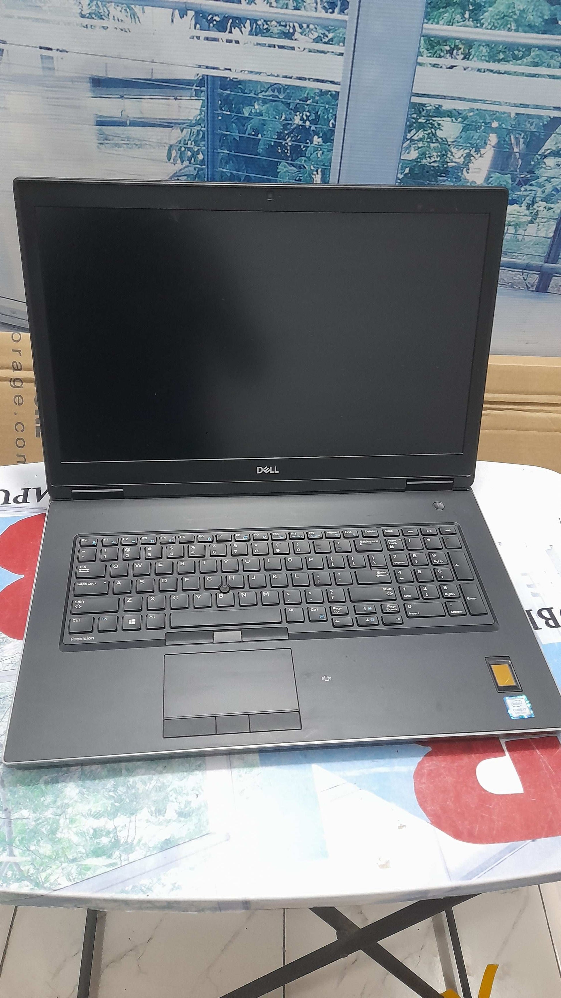 Dell Precision 7730 intel Core i7-8850H - 6G dedicated Quadro P3200, FHD - 512GB SSD - 32GB RAM - Keypad Light 22407GB Total graphic