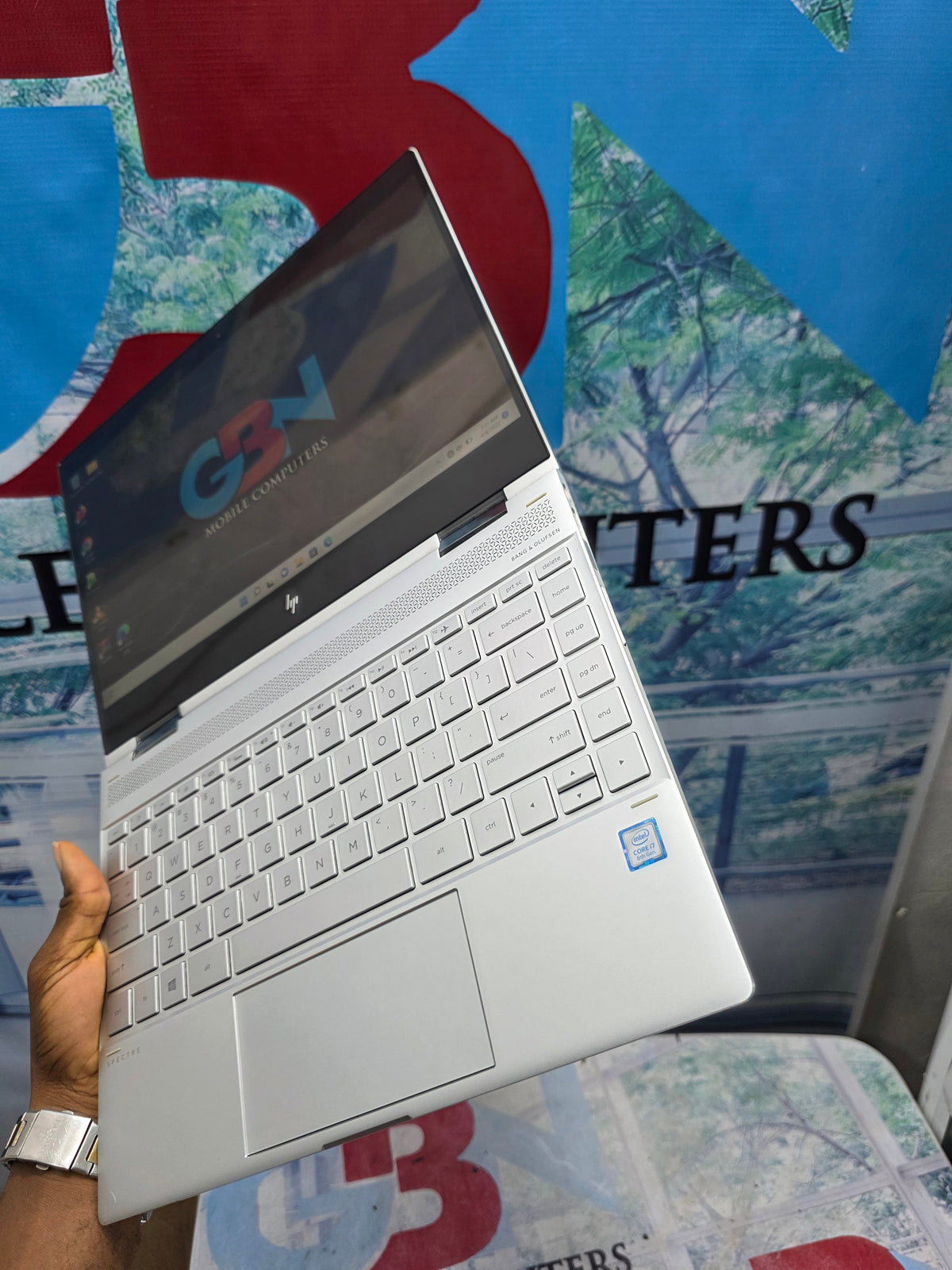 Hp Spectra 13 8th Gen.Touchscreen x360 2 IN 1 intel core i7 256 SSD 16G RAM Keyboard light