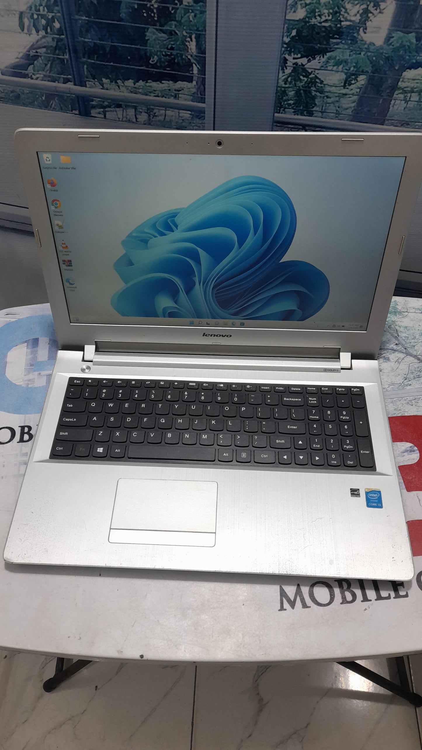 Lenovo Ideapad 310 - Intel Core i3 5th Gen. - 320GB HDD - 4GB RAM - 2GB Total Graphic