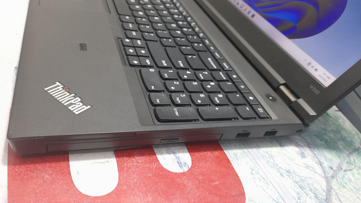 Lenovo ThinkPad W540 2G Dedicated graphic Intel Core i7 4th Gen. - 256GB SSD - 8GB RAM - 8GB Total Graphic
