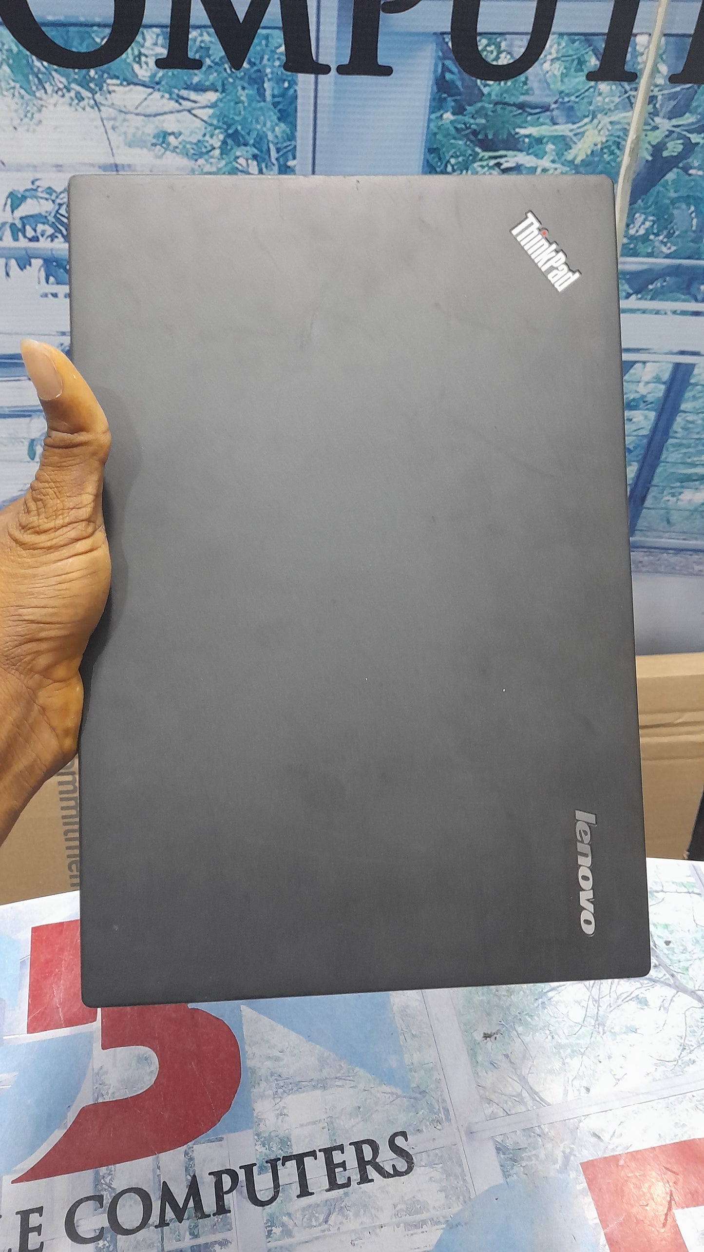 Lenovo ThinkPad x240 4th gen intel core i3 500GB HDD 8G RAM