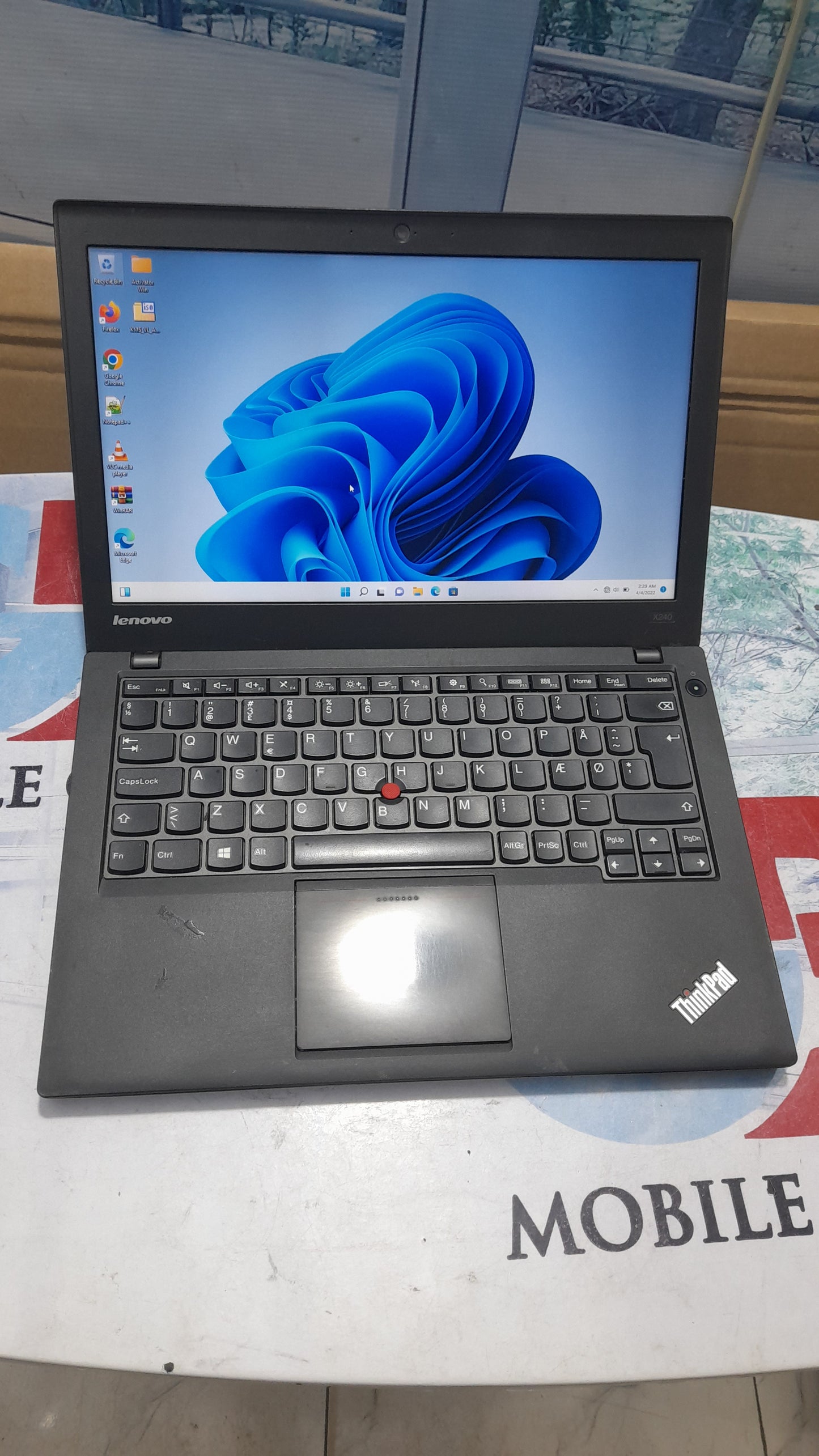 Lenovo ThinkPad x240 4th gen intel core i3 500GB HDD 8G RAM