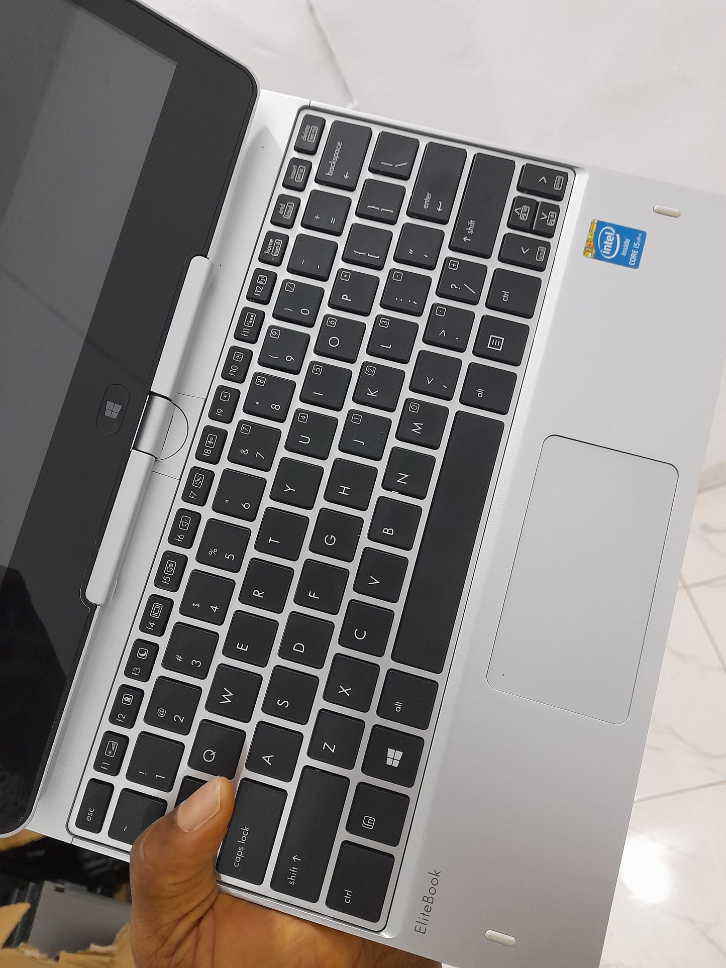 HP Revolve 810 G3 - 5th Gen. Intel Core i5 - 256GB SSD - 8GB RAM - Keypad Light - Touchscreen