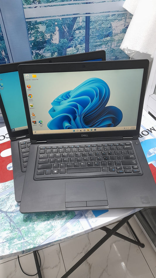 Dell Latitude 5490 - 8th Gen. Intel Core i5 - 256GB SDD - 8GB RAM - 4GB Total Graphics- HDMI - Keyboard Light