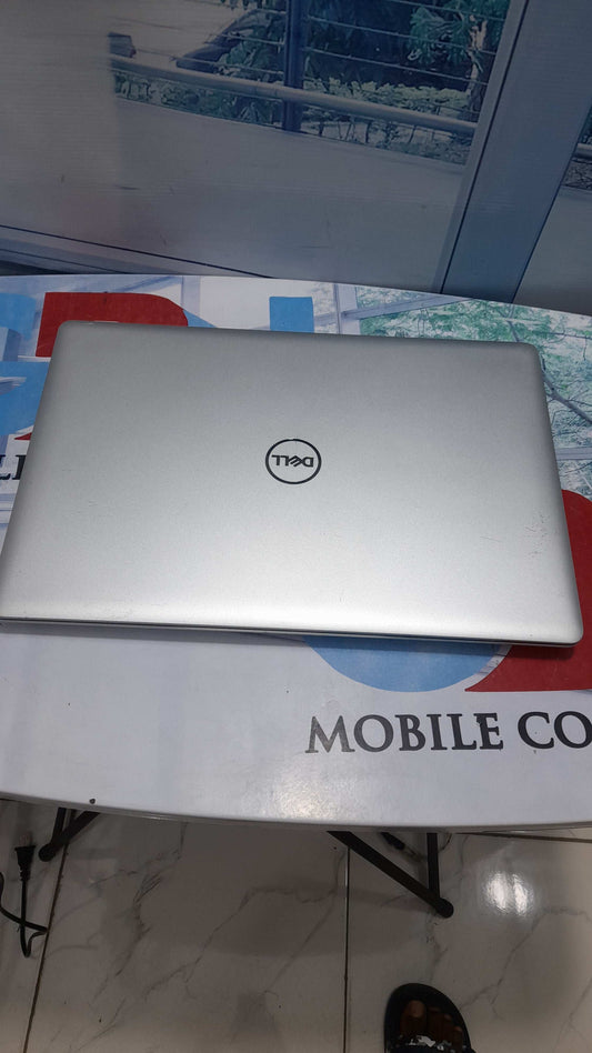 Dell Inspiron 5570 - 8th Gen. Intel Core i5 - 256GB SSD - 8GB RAM - HDMI - Keyboard Light