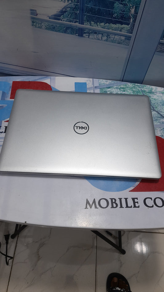 Dell Inspiron 5570 - 8th Gen. Intel Core i5 - 256GB SSD - 8GB RAM - HDMI - Keyboard Light