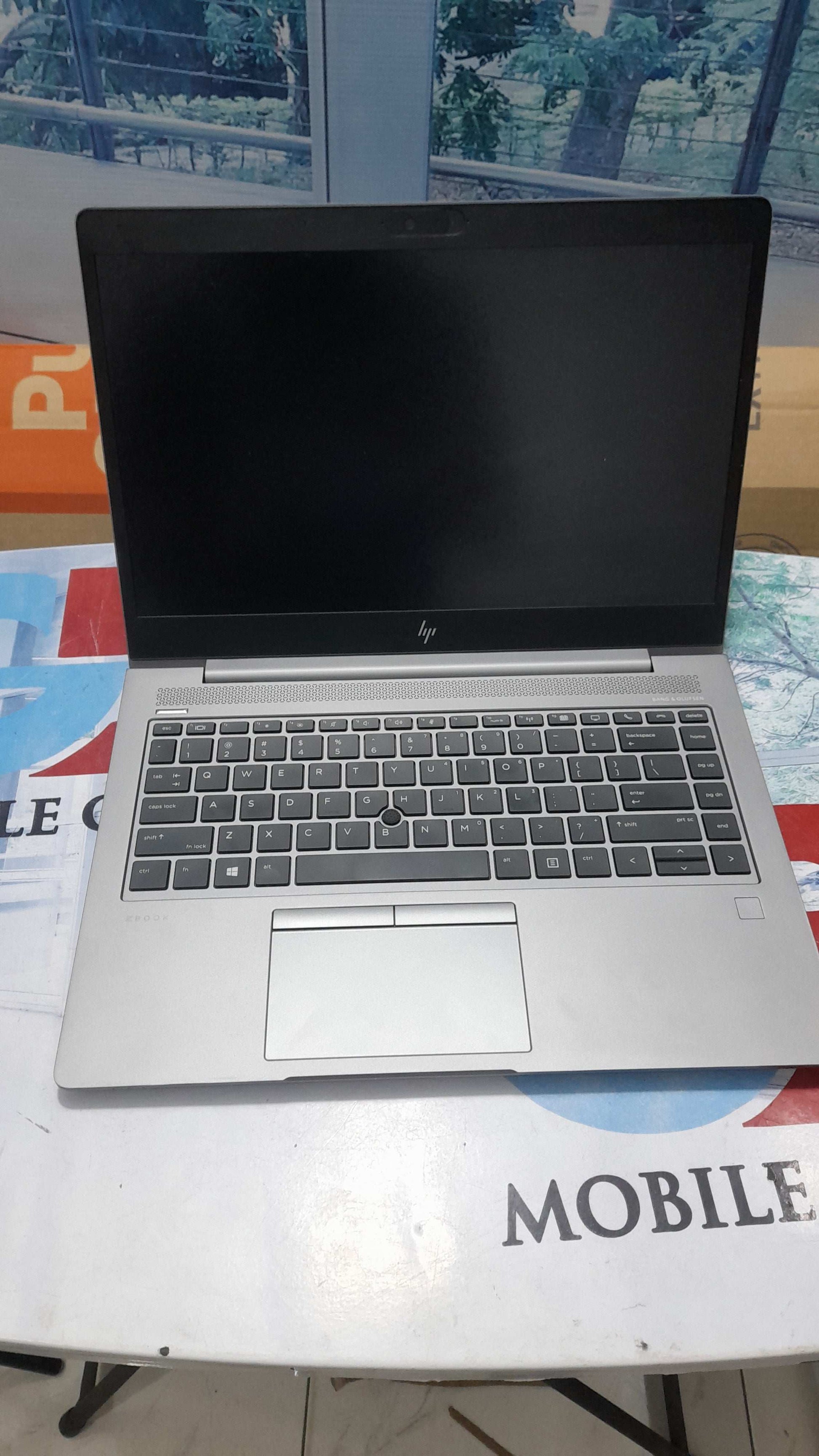 HP zBook 14u G5 - 7th/8th Gen. Intel Core i5 - 256GB SSD - 16GB RAM - 4GB Total Graphics - 2GB Dedicated - HDMI