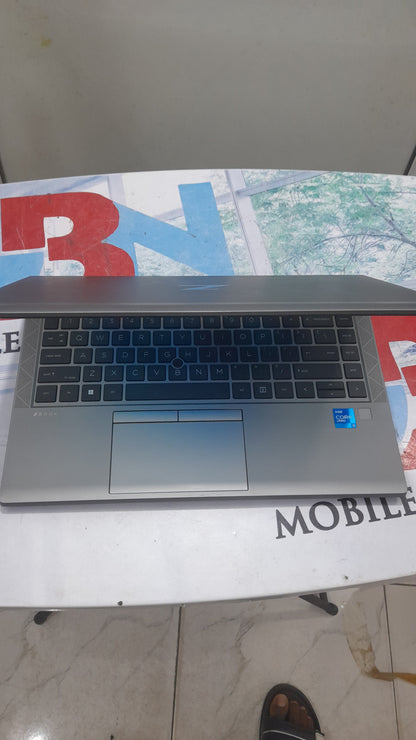 HP ZBook Firefly 14 G8 Mobile Workstation- 11th Gen. Intel Core i5 - 256GB SSD - 16GB RAM - 8GB Total Graphics -keyboardlight - HDMI