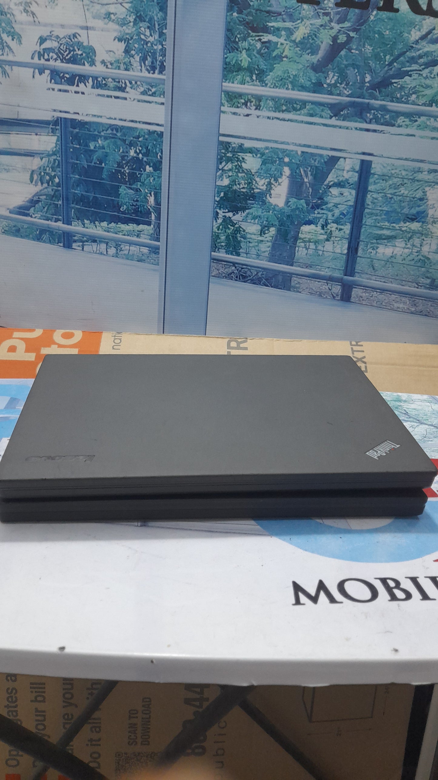 Lenovo ThinkPad X250 - Intel Core i5 - 500GB HDD - 8GB RAM - 2GB Total Graphics