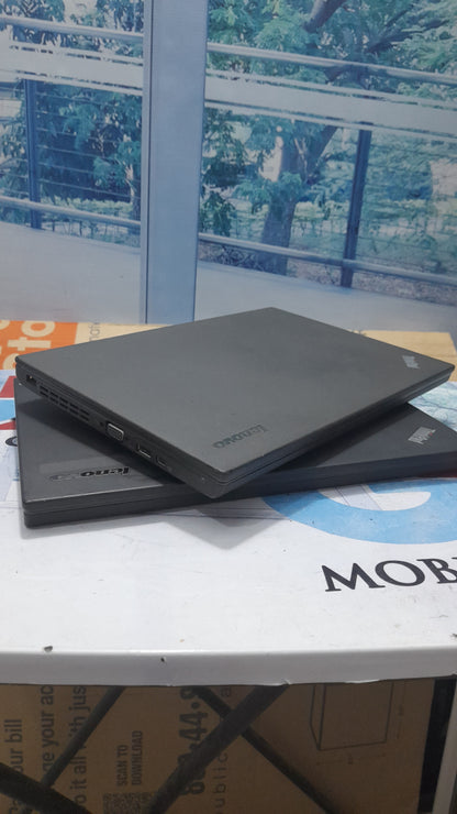 Lenovo ThinkPad X250 - Intel Core i5 - 500GB HDD - 8GB RAM - 2GB Total Graphics