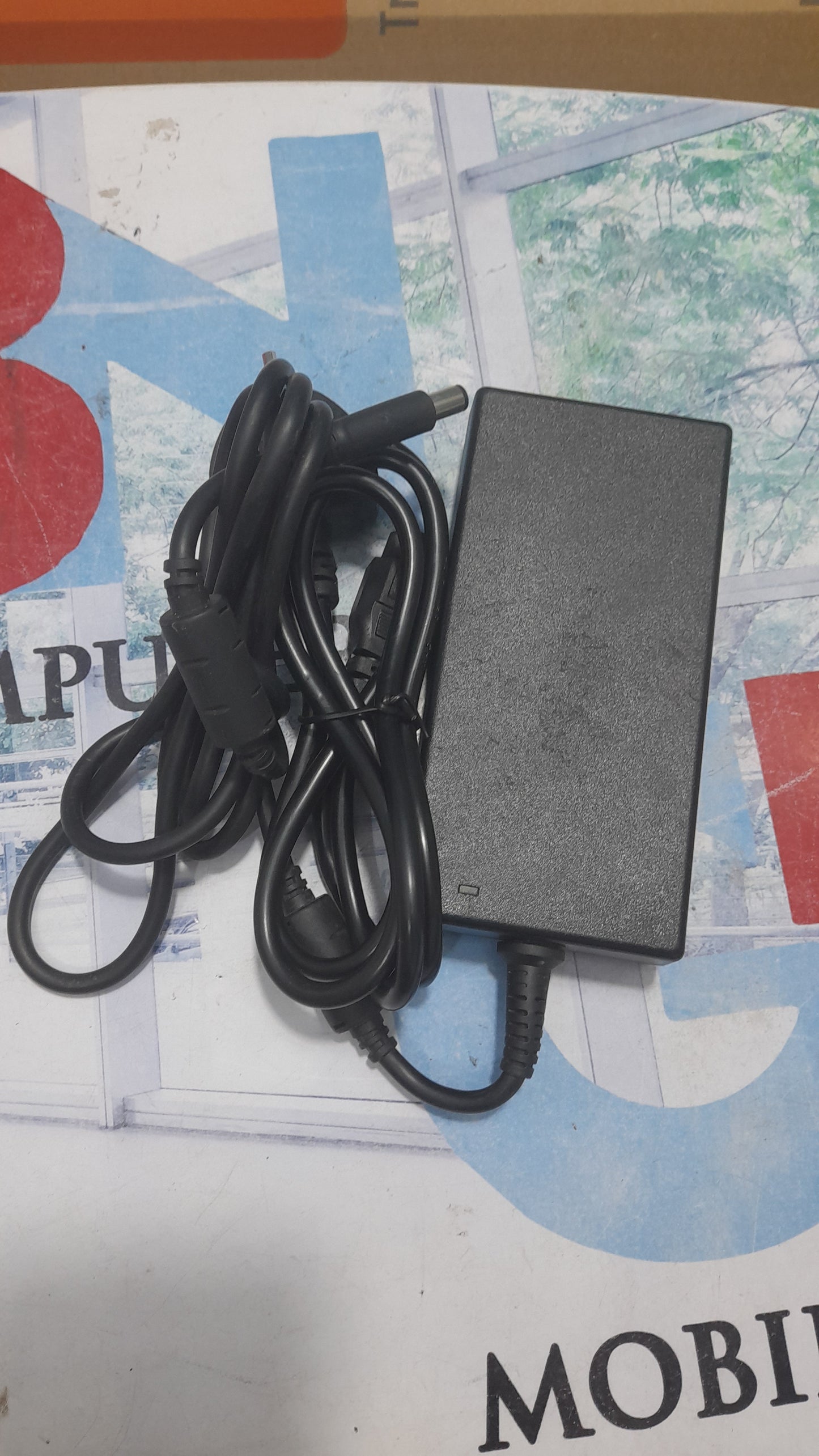 Dell power Adapter (charger big pin)