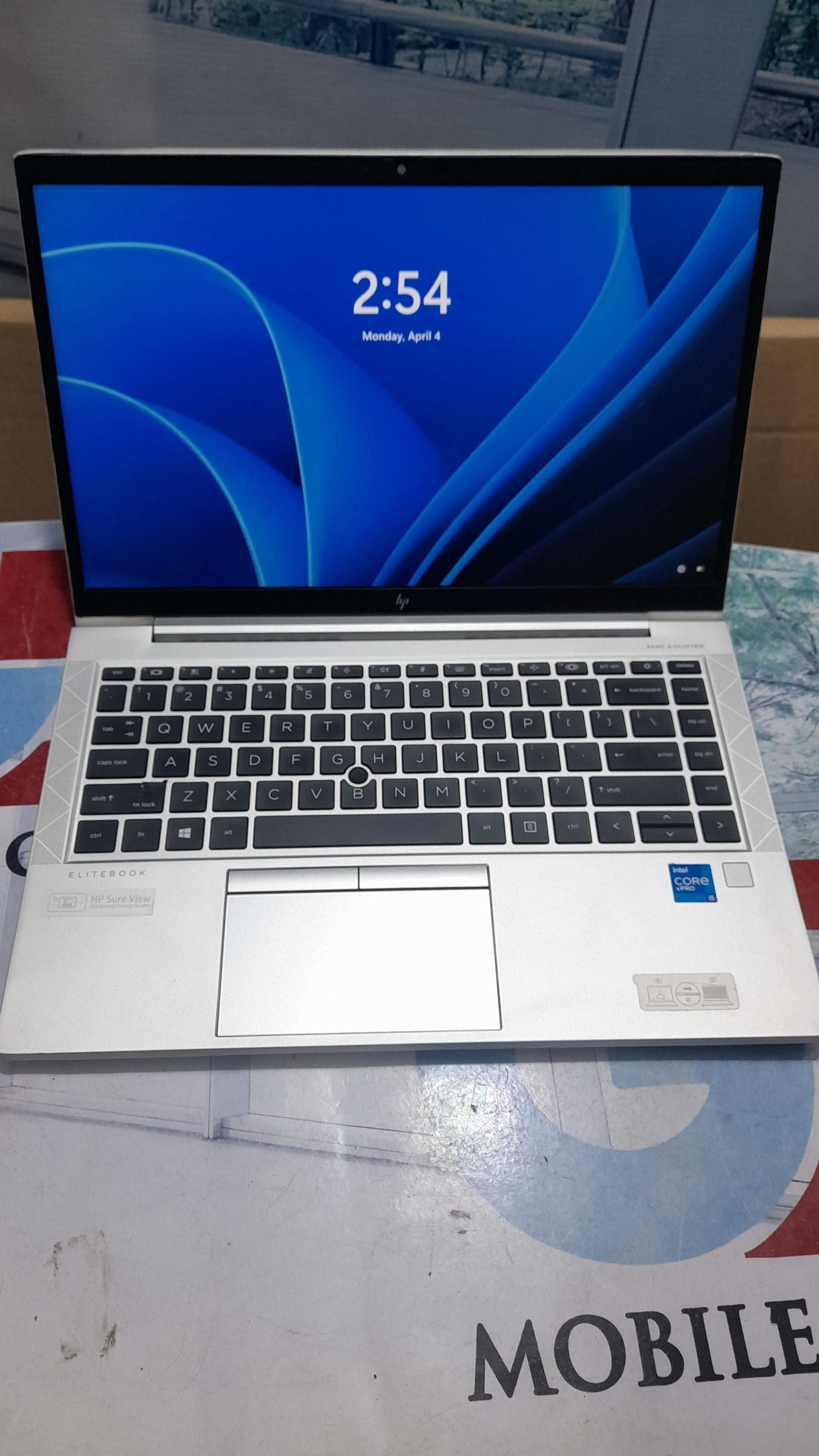 HP EliteBook 840 G7 touchscreen - 10th Gen. Intel Core i5 - 256GB SSD - 16GB RAM- HDMI - Keyboard Light