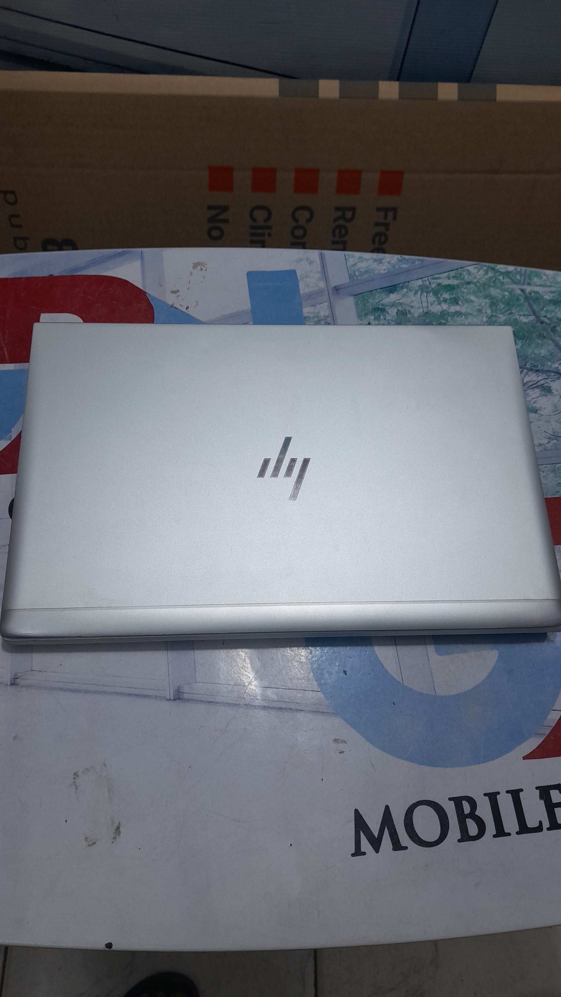HP EliteBook 840 G7 touchscreen - 10th Gen. Intel Core i5 - 256GB SSD - 16GB RAM- HDMI - Keyboard Light