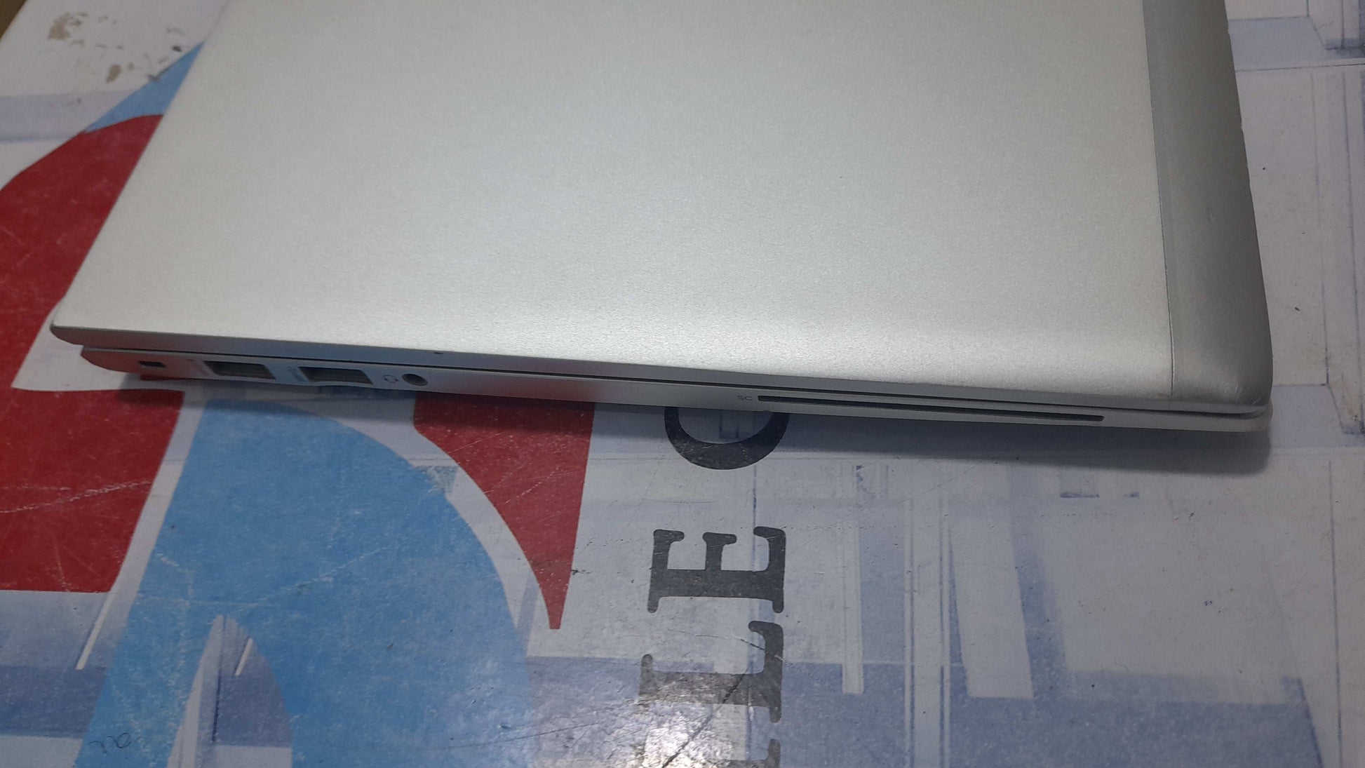 HP EliteBook 840 G7 touchscreen - 10th Gen. Intel Core i5 - 256GB SSD - 16GB RAM- HDMI - Keyboard Light