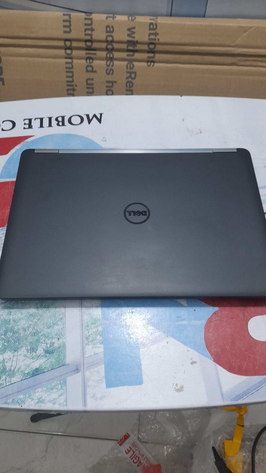 Dell Latitude E7270 - 6th Gen. Intel Core i5 - 256GB SSD - 8GB RAM - 4GB Total Graphics - HDMI - keyboard Light