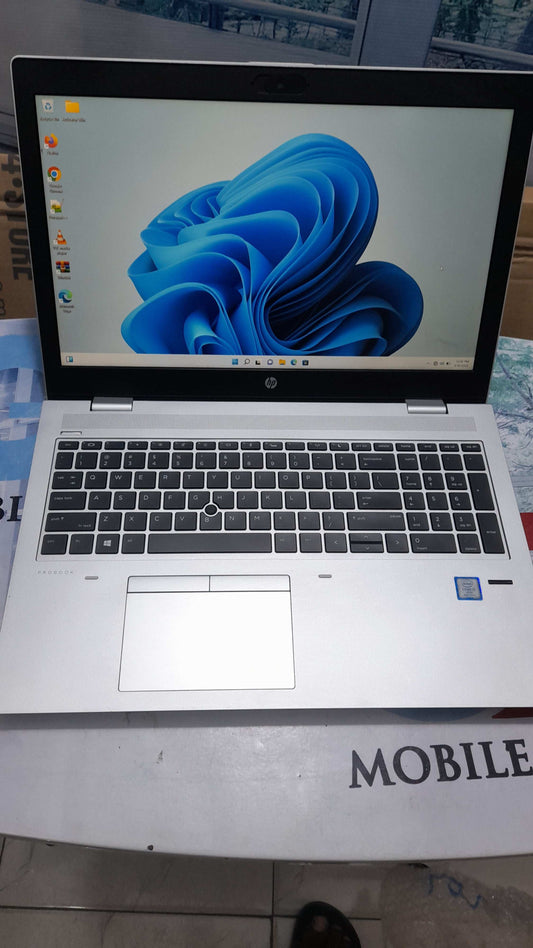 HP ProBook 650 G4 8th Gen. Intel Core i7-8550U - 8GB RAM - 256GB SSD Keypad Light 4GB Total graphic