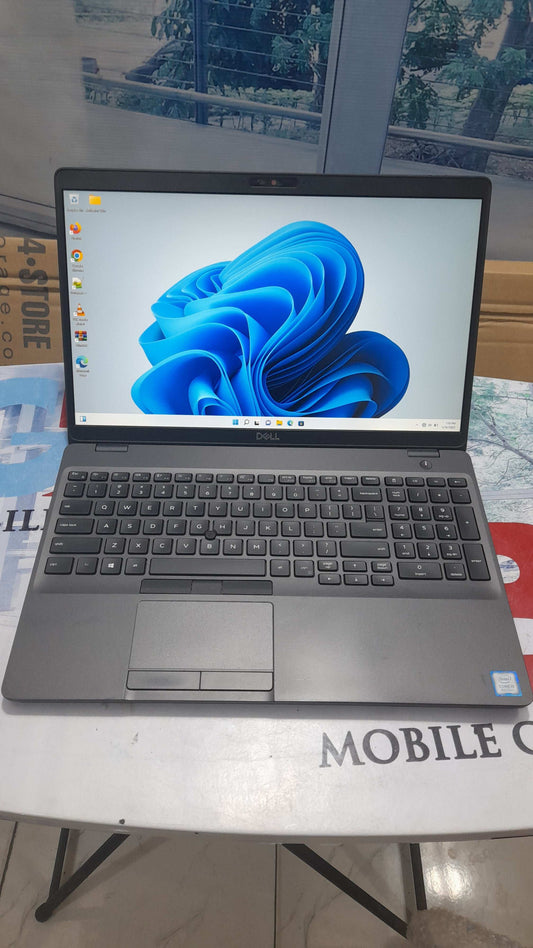 Dell Latitude 5500 intel Core i5-8265U - 8GB RAM - 256GB SSD - Keypad Light 4GB Total graphic