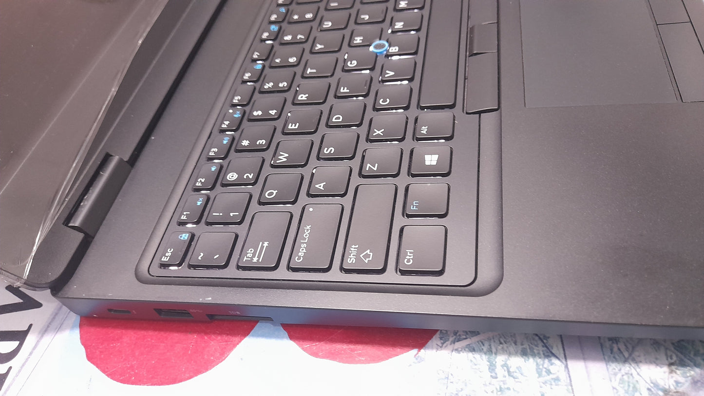 Dell precision 3530 i5 8TH generation 4G dedicated 8th Gen. Intel Core i5 - 256GB SSD - 16GB RAM 8G Total graphics