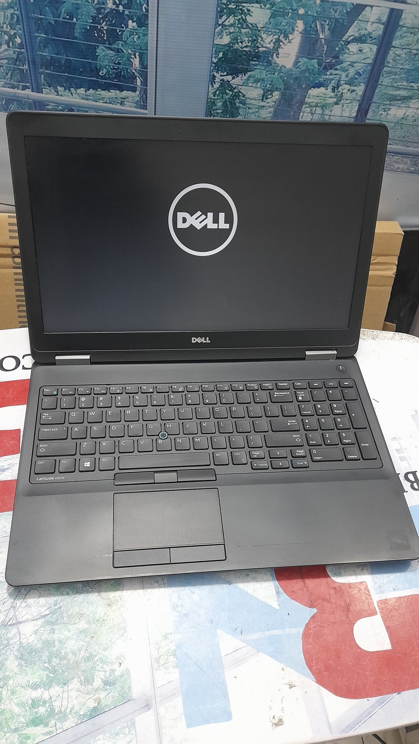 Dell Latitude E5570 2G Dedicated graphic 6th Gen. Intel Core i7 - 256GB SSD - 16GB RAM 8G Total graphics