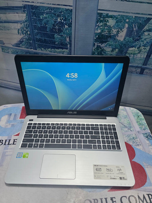 Asus x556U 2G dedicated graphic 7th gen.intel core i7 256GB SSD 8GB RAM