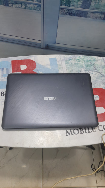 Asus Vivobook -4th Gen. Intel celeron 320G HDD 4G RAM 15.6-Inch screen size