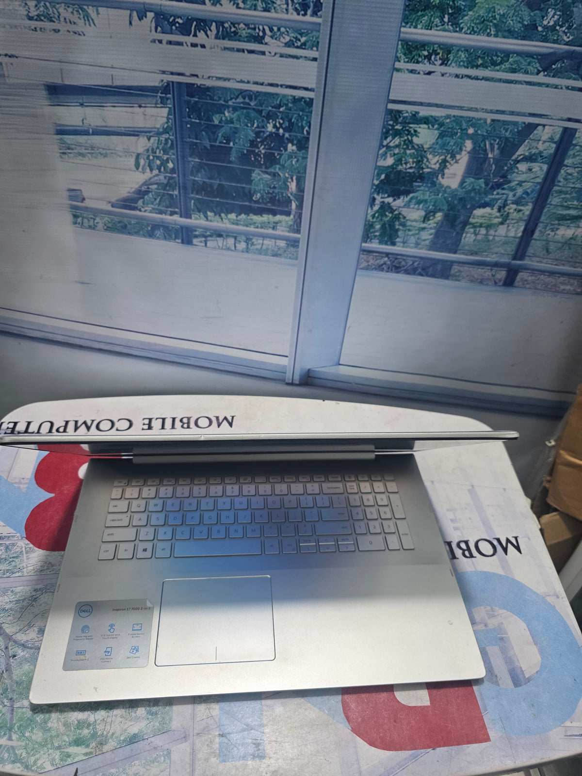 Dell Inspiron 17 7000 2-in-1 Touch screen 2G Dedicated graphic 10th Gen. Intel core i7 256GB SSD 16GB Ram keyboard light