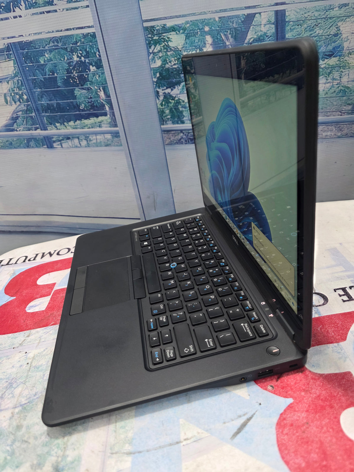 Dell Latitude 7450 Touch screen 5th Gen. intel core i7 128G SSD 8G RAM
