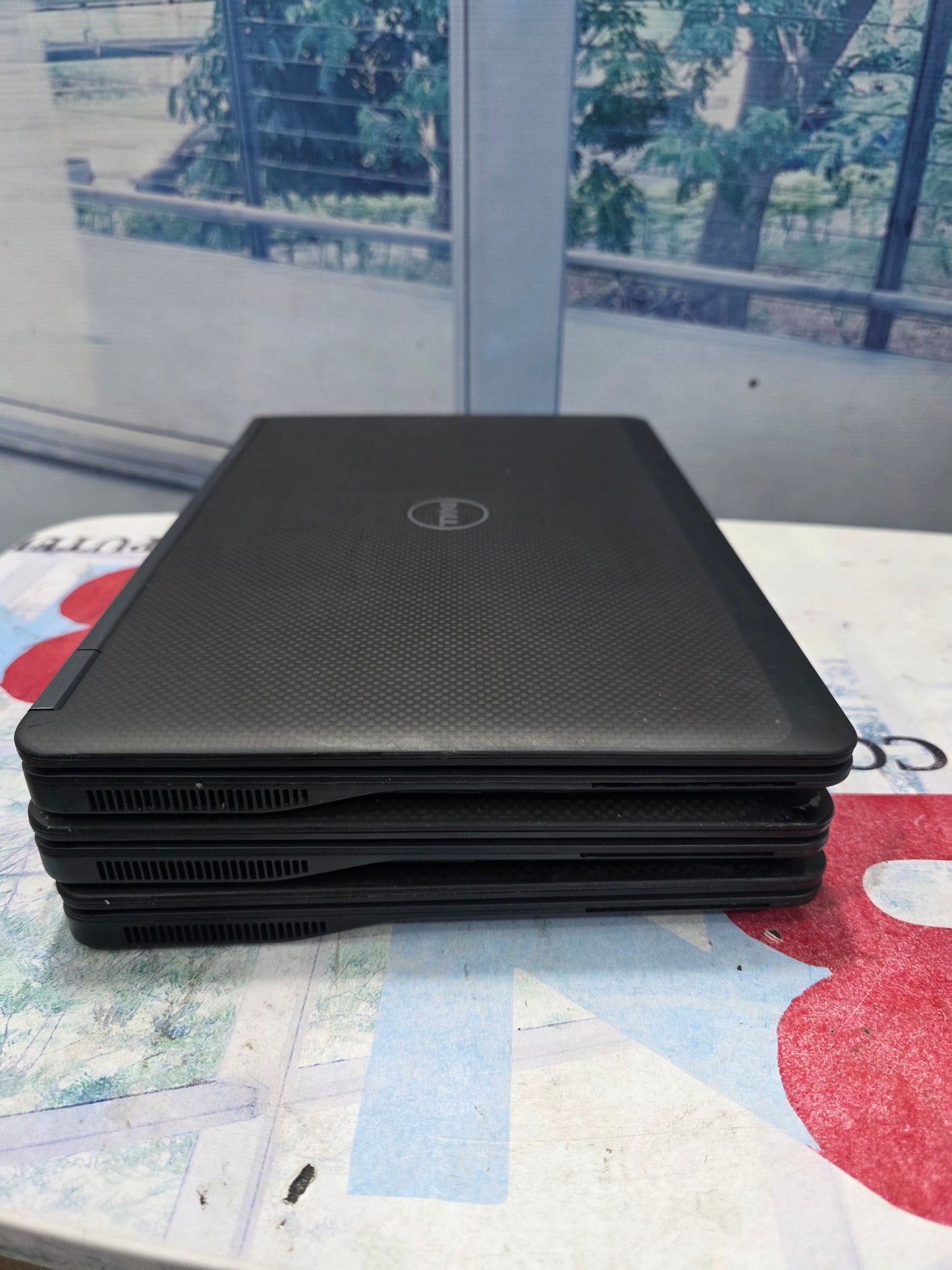 Dell Latitude 7450 Touch screen 5th Gen. intel core i7 128G SSD 8G RAM