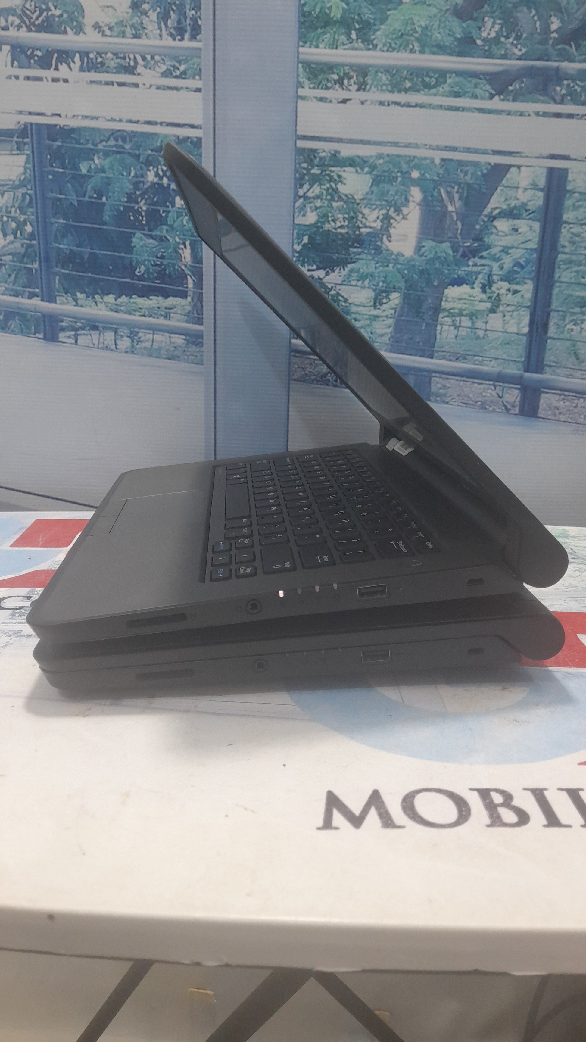 Dell latitude 3340 5th GEN. Intel core i5 500GB HDD 8G RAM for sale at affordable price in ikeja computer village ikeja lagos 