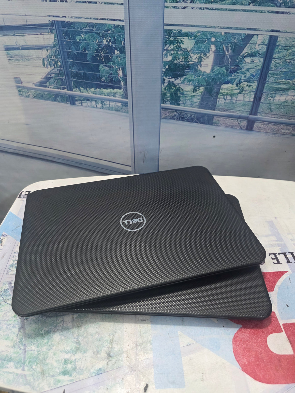 Dell Inspirion 3521 intel 3rd Gen. core i3 320G HDD 8G RAM