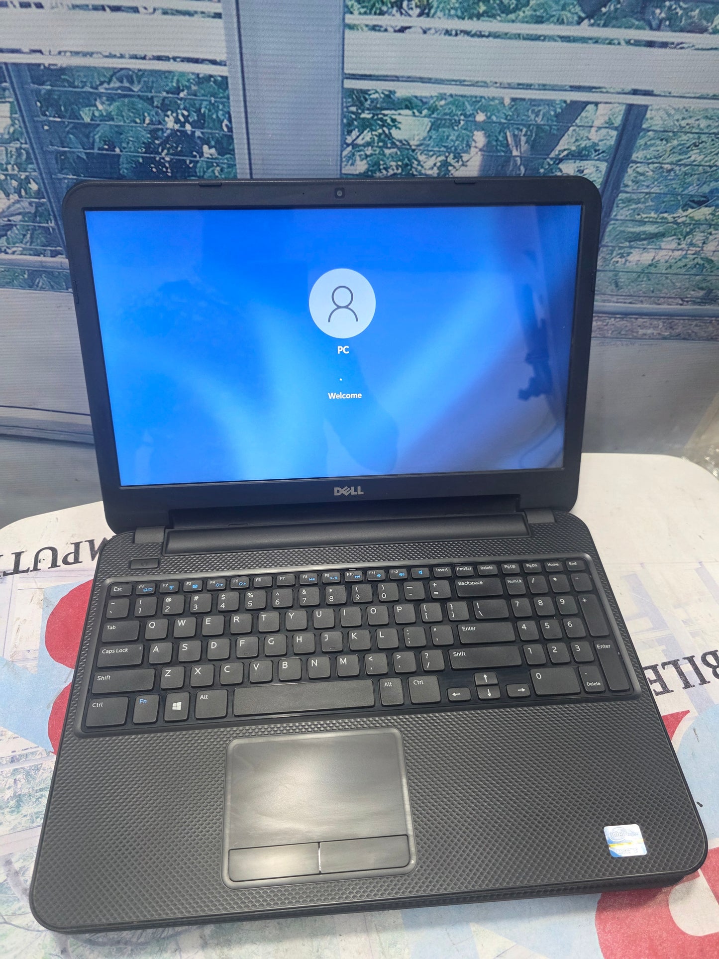 Dell Inspirion 3521 intel 3rd Gen. core i3 320G HDD 8G RAM