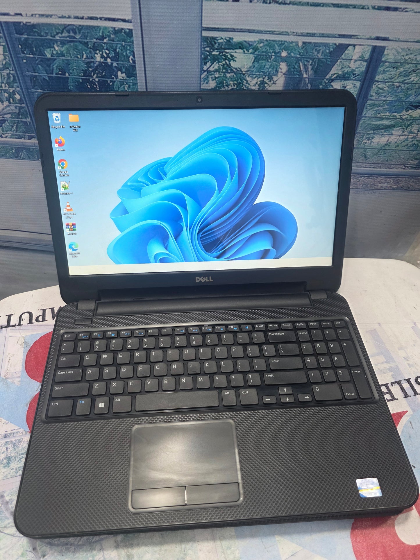 Dell Inspirion 3521 intel 3rd Gen. core i3 320G HDD 8G RAM