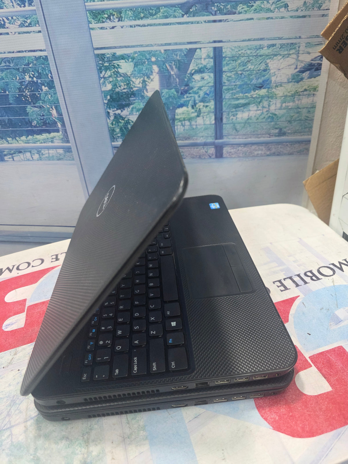 Dell Inspirion 3521 intel 3rd Gen. core i3 320G HDD 8G RAM