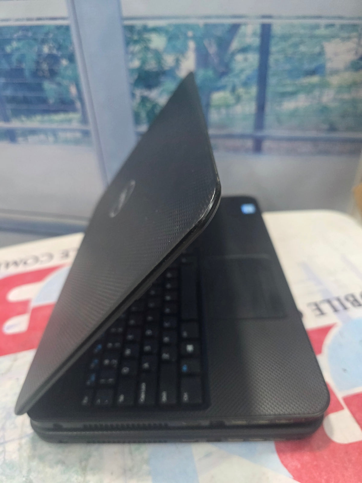 Dell Inspirion 3521 intel 3rd Gen. core i3 320G HDD 8G RAM