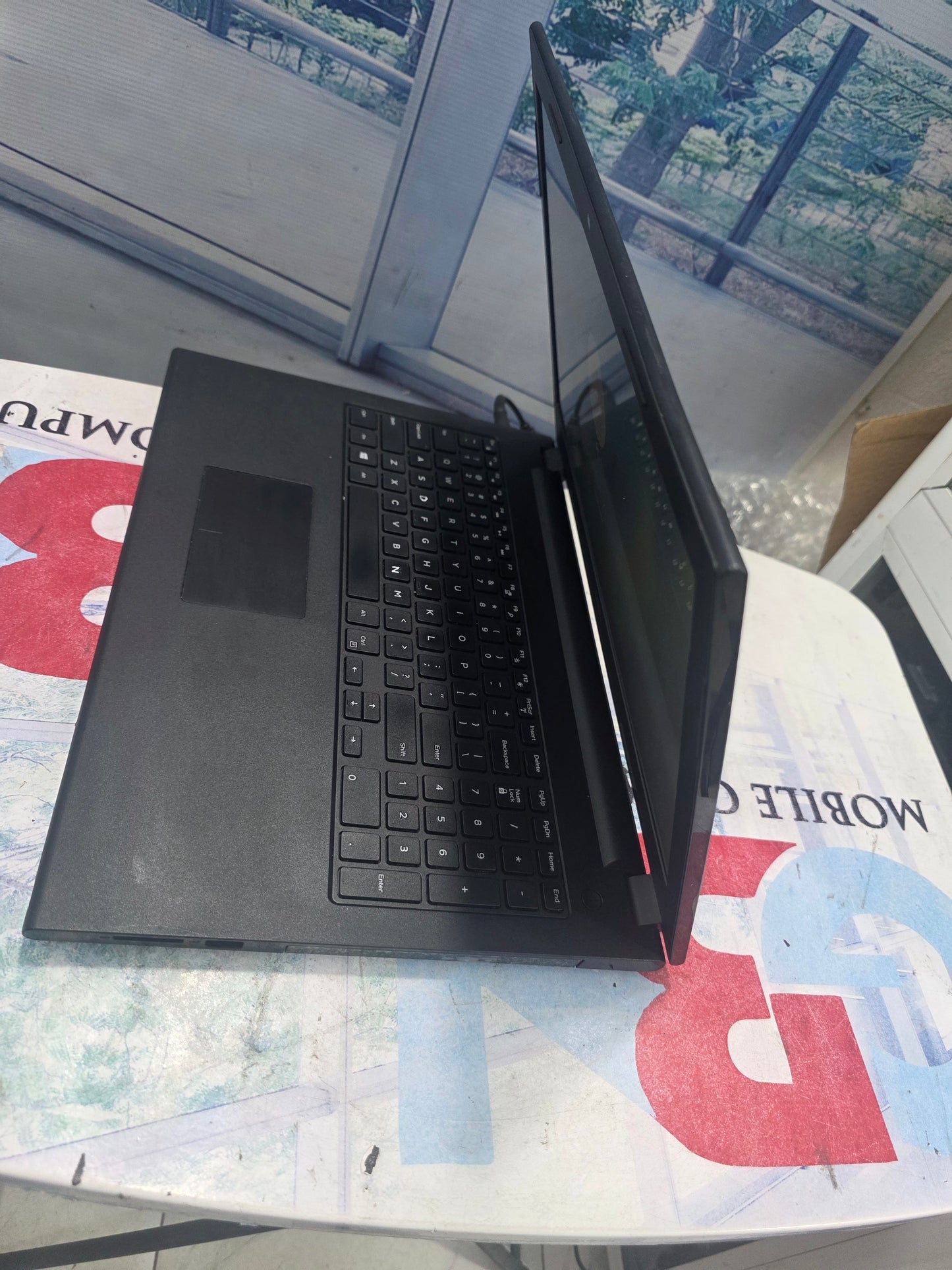 Dell Inspirion 3543 5th Gen. intel core i3 320G HDD 8G RAM