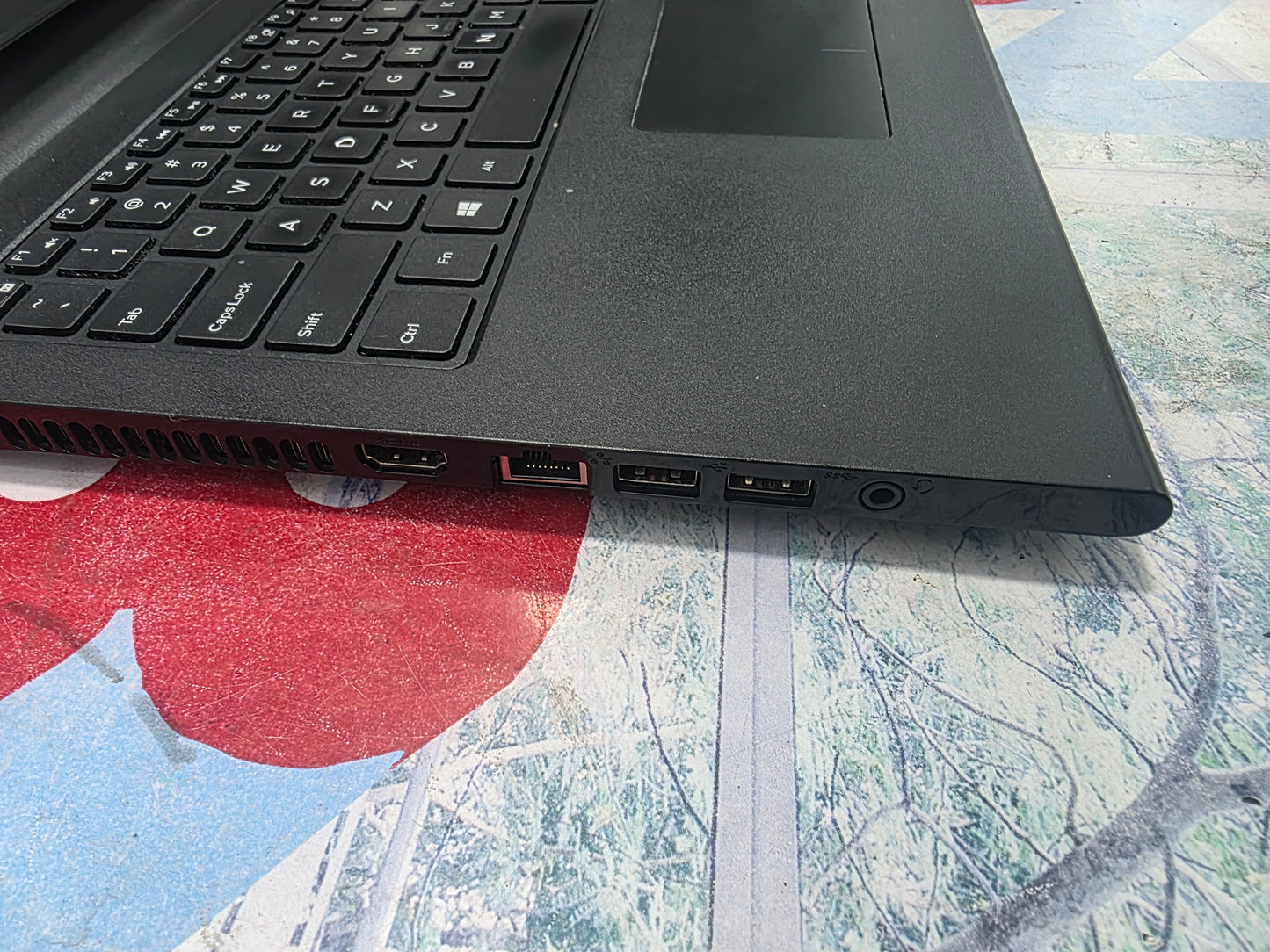 Dell Inspirion 3543 5th Gen. intel core i3 320G HDD 8G RAM