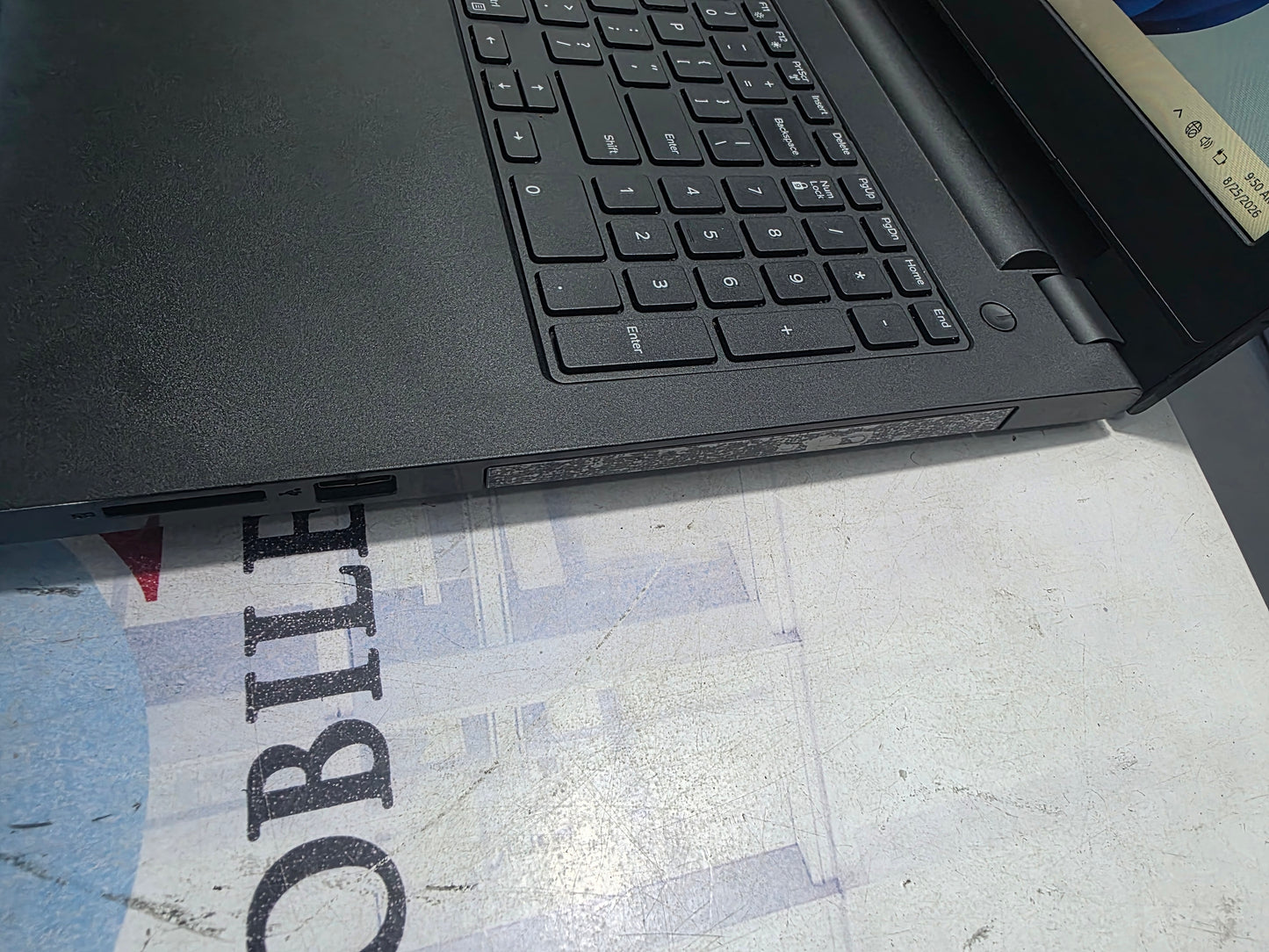 Dell Inspirion 3543 5th Gen. intel core i3 320G HDD 8G RAM