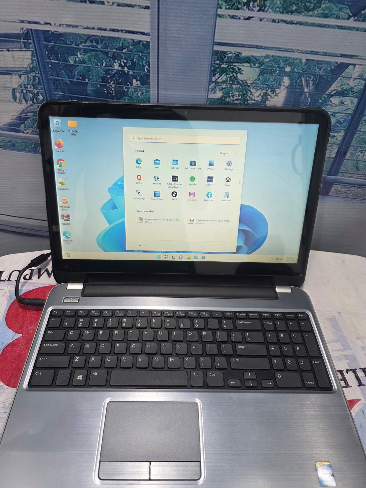 Dell Inspirion 5537 Touch screen Intel Core i5 320GB HDD 8G RAM