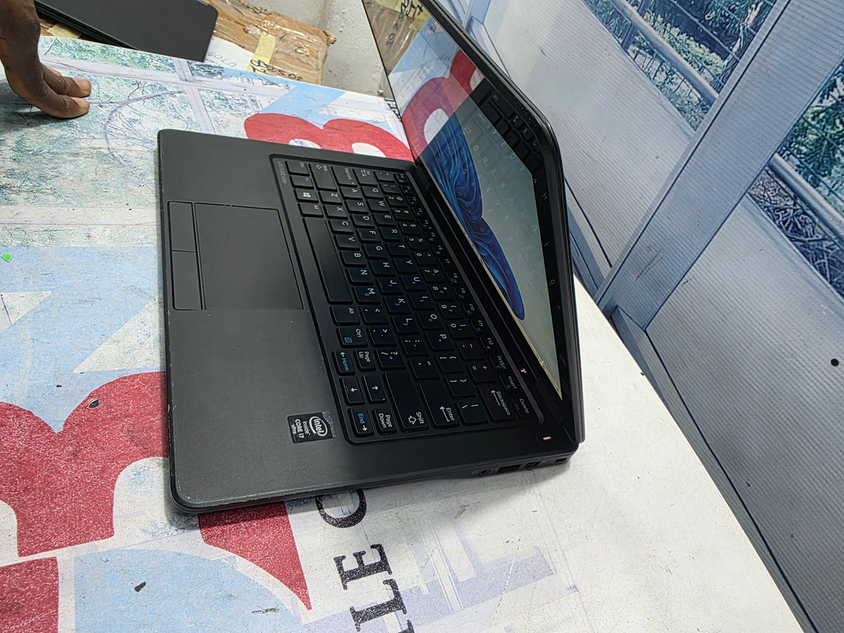 Dell Latitude 7250 touch screen 5th Gen. intel core i7 128G SSD 8G RAM