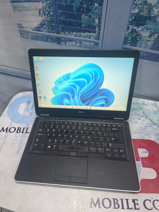 Dell Latitude E7440 4th gen. intel core i5 500GB HDD- 8G RAM 4G total graphic