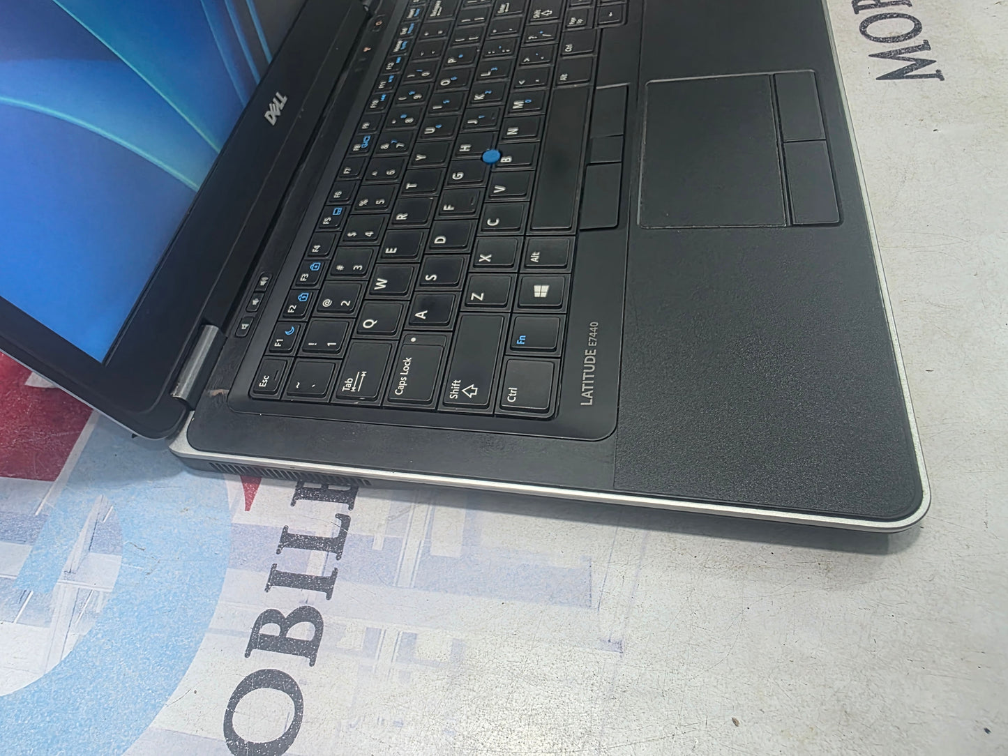 Dell Latitude E7440 4th gen. intel core i5 500GB HDD- 8G RAM 4G total graphic