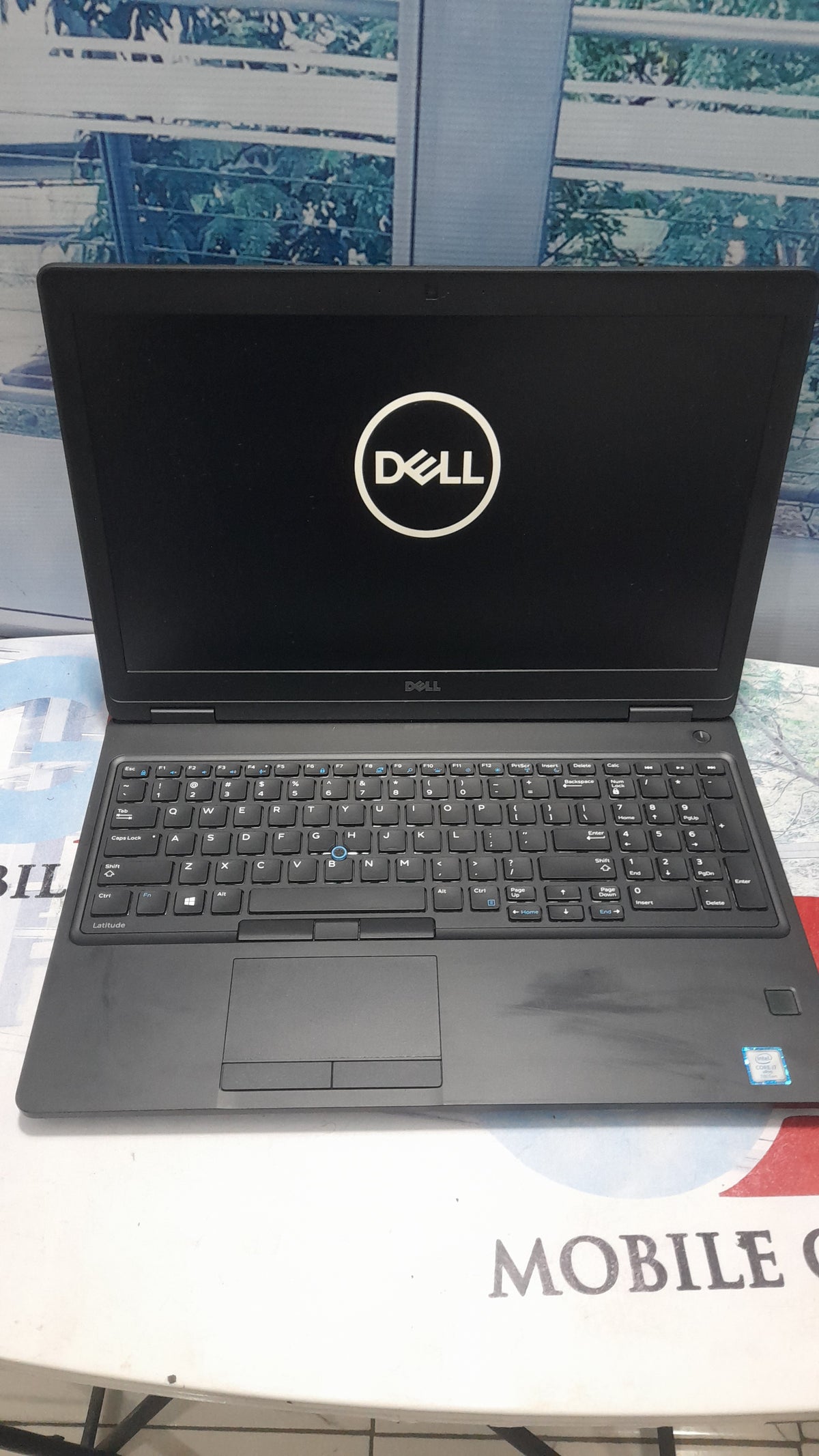 Dell latitude E5580 2G Dedicated graphic 7th Gen. Intel core i7 256GB SSD 16GB Ram keyboardlight