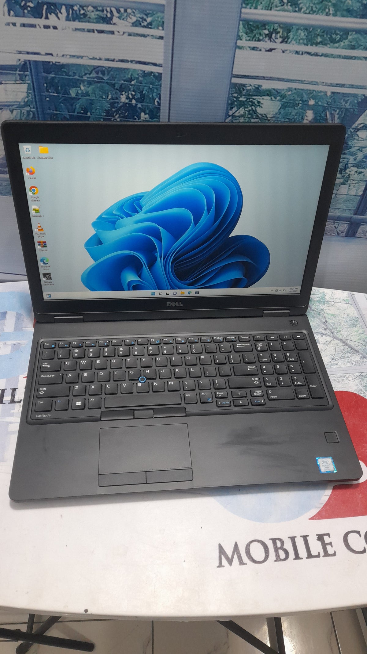 Dell latitude E5580 2G Dedicated graphic 7th Gen. Intel core i7 256GB SSD 16GB Ram keyboardlight