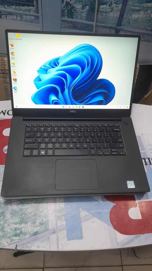Dell Precision 5540- 9th Gen. FHD Intel Core i5 -256GB NVMe SSD - 16GB RAM - 8GB Total Graphic